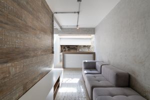 Image 30 - 921009