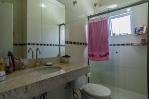 Image 25 - 921014