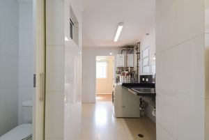 Image 30 - 921039