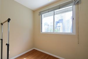 Image 33 - 921039