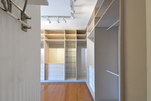 Image 61 - 921039
