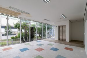 Image 32 - 921066