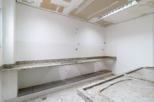 Image 36 - 921066