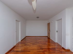 Image 3 - 921086
