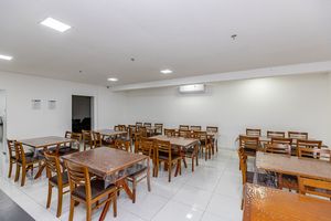 Image 26 - 921093