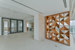 Image 10 - 921097