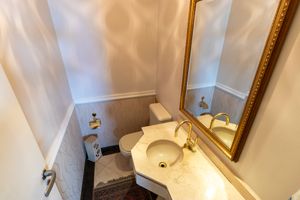 Image 8 - 921103