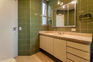 Image 35 - 921113
