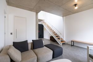 Image 3 - 921128