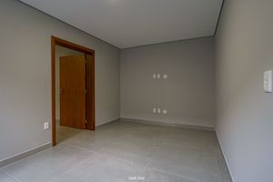 Image 10 - 921133