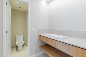 Image 34 - 921135