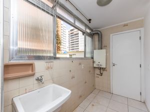 Image 33 - 921147