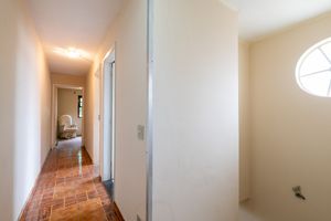Image 28 - 921152