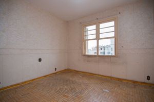 Image 12 - 921156
