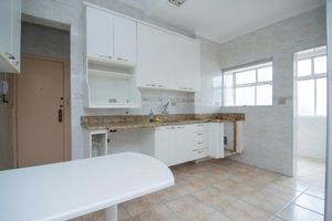 Image 20 - 921156