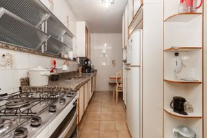 Image 19 - 921182