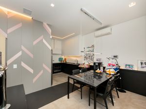 Image 32 - 921218