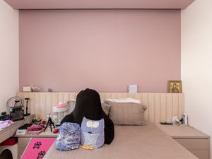 Image 38 - 921218