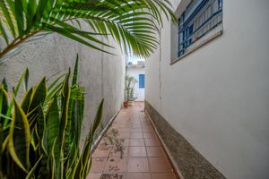 Image 32 - 921235