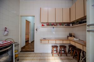 Image 21 - 921235