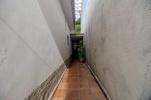 Image 31 - 921235