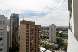 Image 10 - 921245