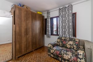 Image 4 - 921252