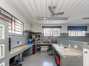 Image 19 - 921254