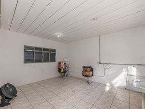 Image 22 - 921254
