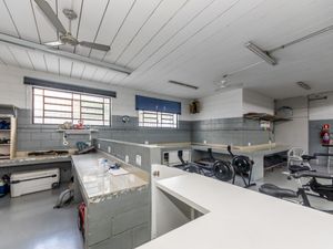 Image 18 - 921254