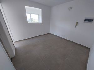 Image 3 - 921295