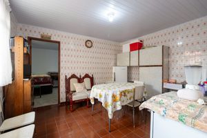 Image 22 - 921300
