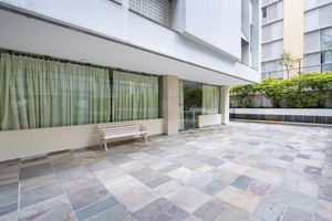 Image 35 - 921305