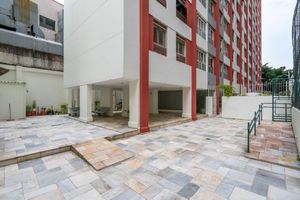 Image 29 - 921311