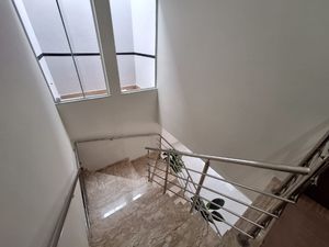 Image 35 - 921314