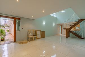 Image 18 - 921316