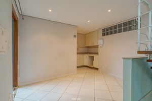 Image 19 - 921316