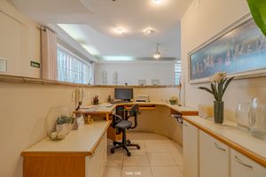 Image 4 - 921316