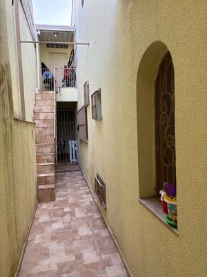 Image 4 - 921320