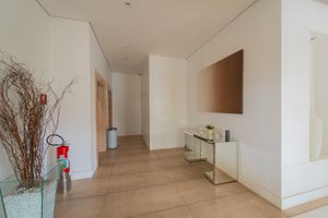 Image 31 - 921322