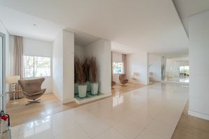 Image 33 - 921322