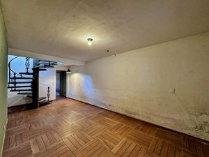 Image 6 - 921330