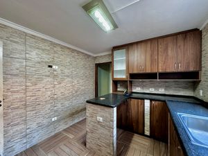 Image 13 - 921330