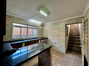 Image 15 - 921330