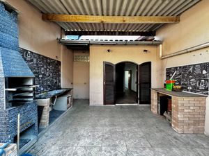 Image 37 - 921330
