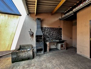 Image 40 - 921330