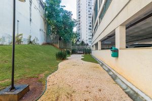 Image 37 - 921333