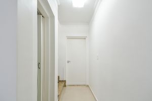 Image 4 - 921334