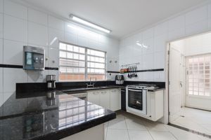 Image 7 - 921334