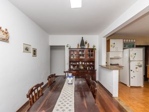 Image 11 - 921337